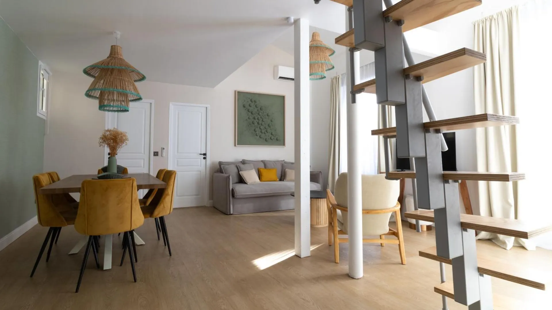 Apartment Angleterre 6 - Nice Centre - 3 Pieces Duplex